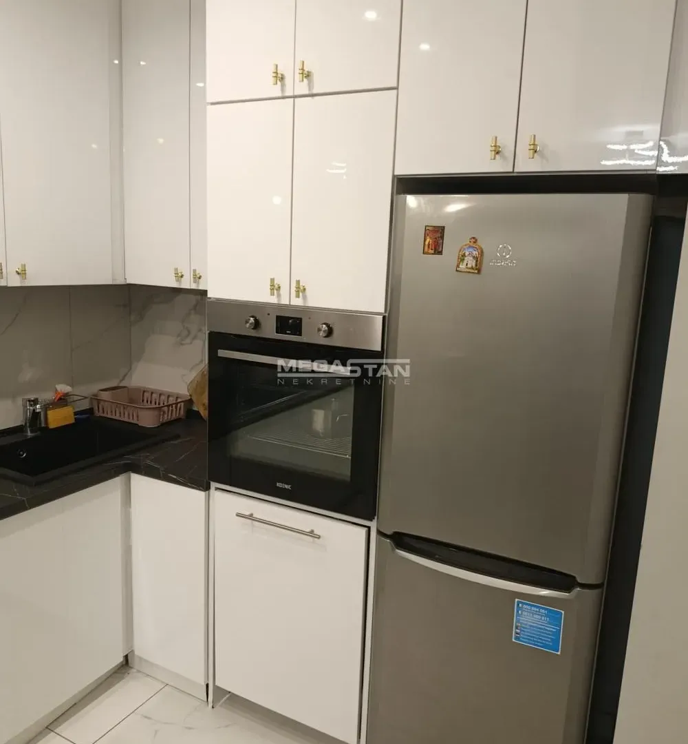 Prodaja, trosoban stan, 94m², Pančevo, Srbija