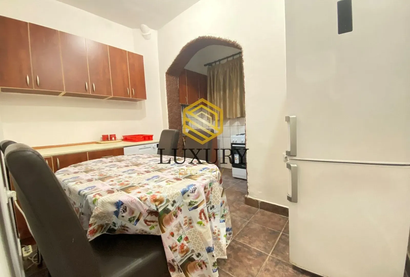 Izdavanje, dvosoban stan, 68m², Centar, Podgorica