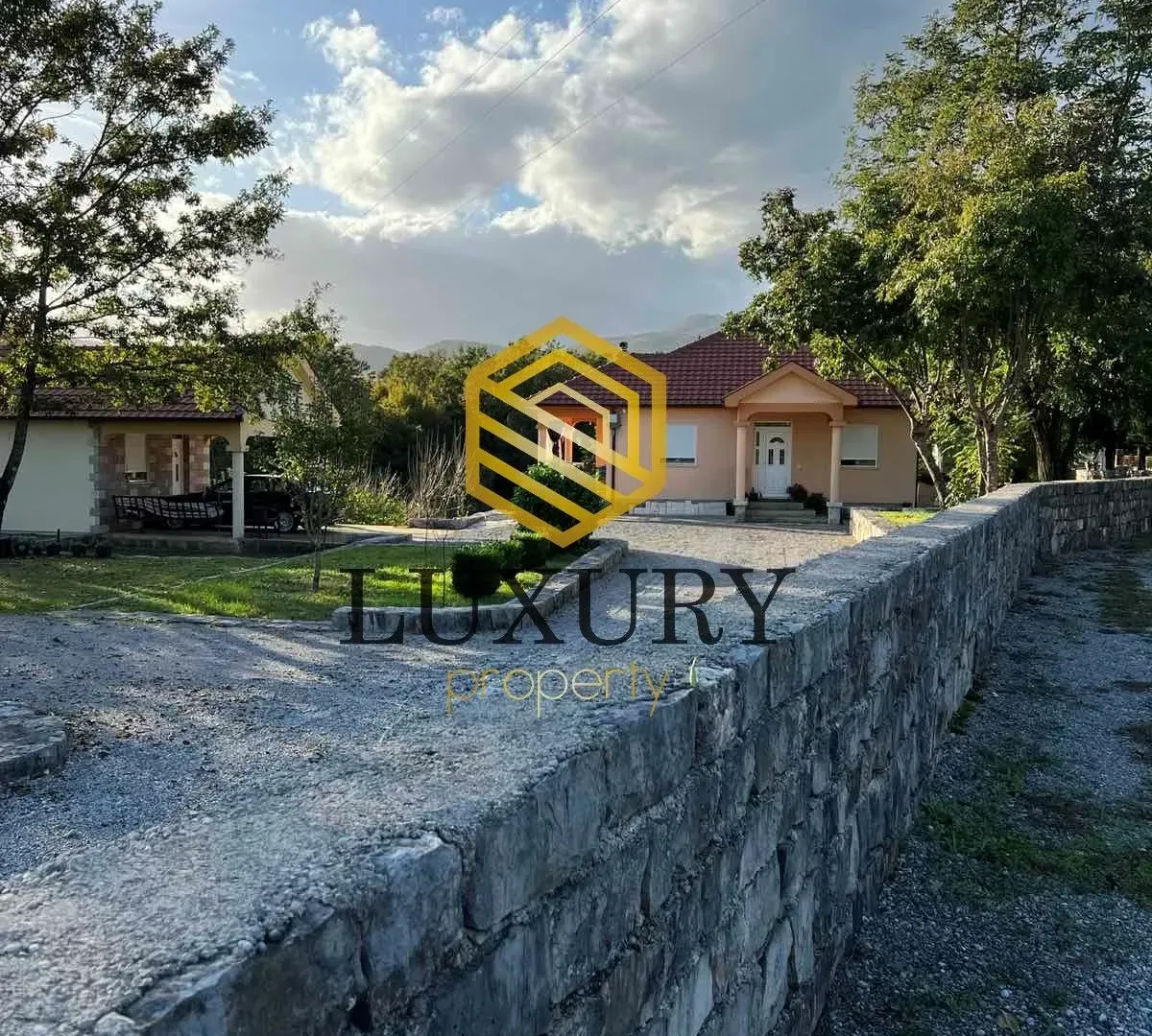 Rent, house, 90m², Barutana, Podgorica