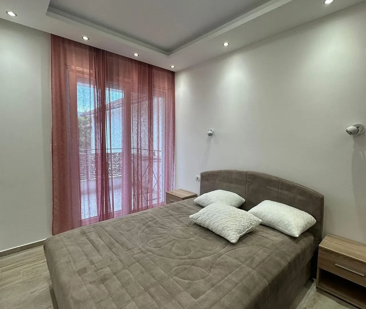 Izdavanje, jednosoban stan, 42m², Centar, Tivat