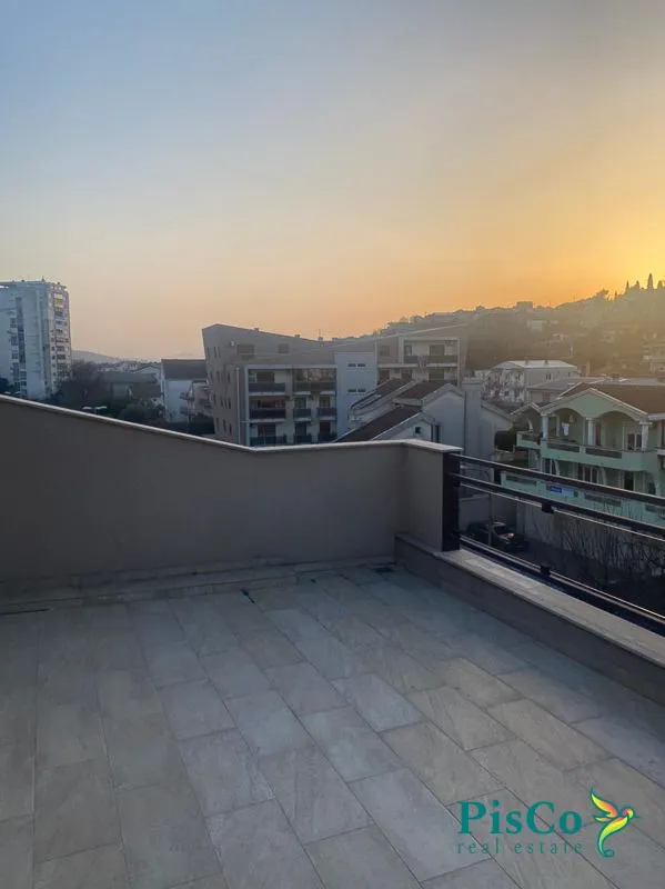 Izdavanje, četvorosoban stan, 120m², Momišići, Podgorica