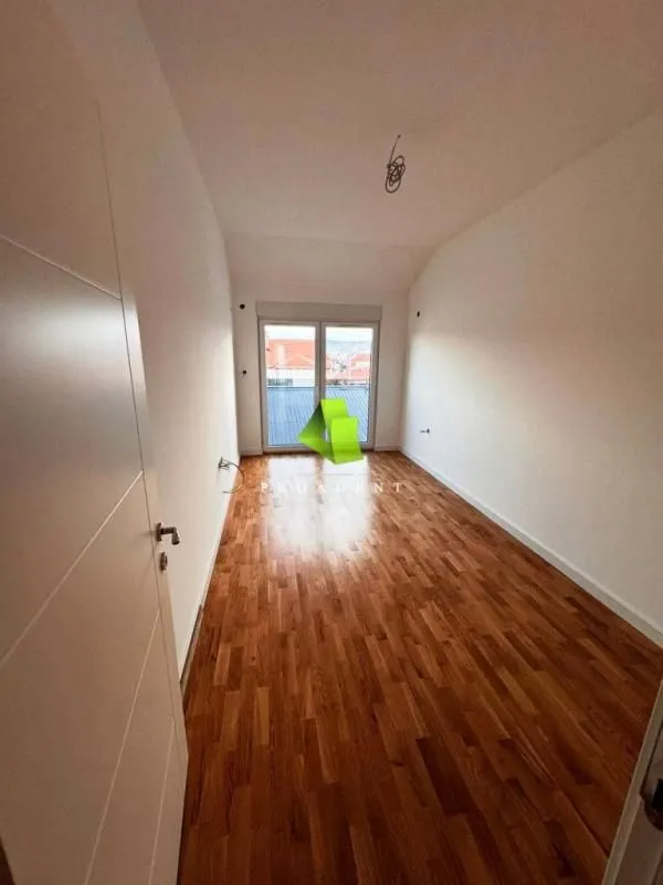 Prodaja, trosoban stan, 113m², Pantelej, Niš