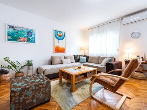 Izdavanje, kuća, 100m², Dalmatinska ulica, Podgorica - image 2