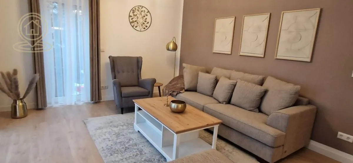 Izdavanje, trosoban stan, 135m², Stari Grad, Beograd