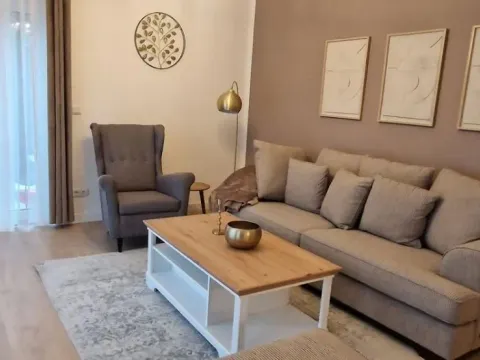 Izdavanje, trosoban stan, 135m², Stari Grad, Beograd - image 6