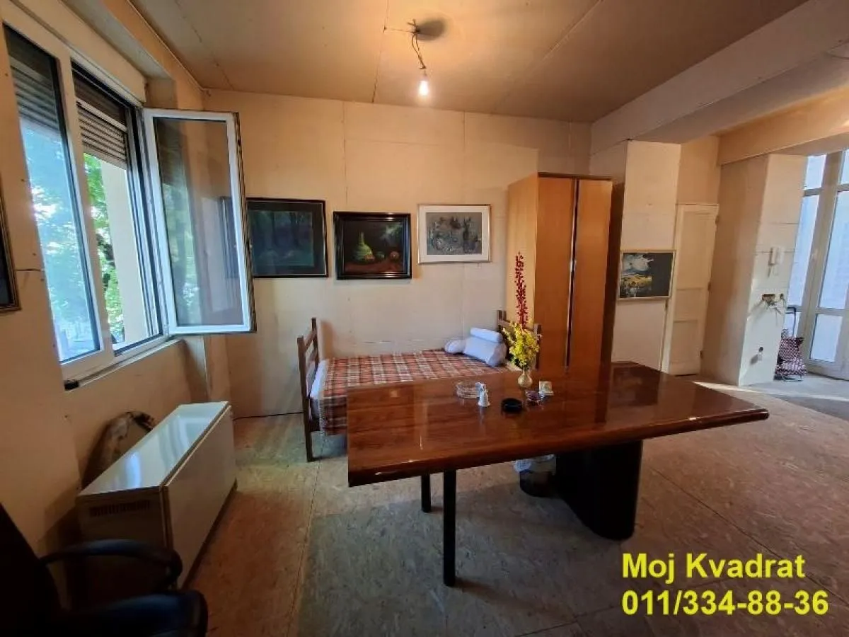 Sale, two bedroom apartment, 86m², Kalenić Pijaca, Vračar Sve Podlokacije