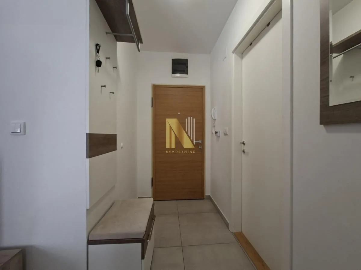Izdavanje, jednosoban stan, 38m², Rotkvarija, Novi Sad Sve Podlokacije