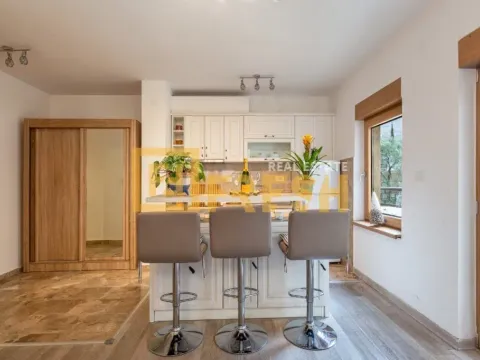 Sale, one bedroom apartment, 74m², Budva, Crna Gora - image 7