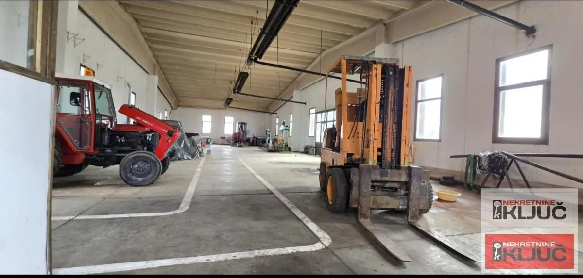 Rent, office space, 532m², Srbobran, Novi Sad