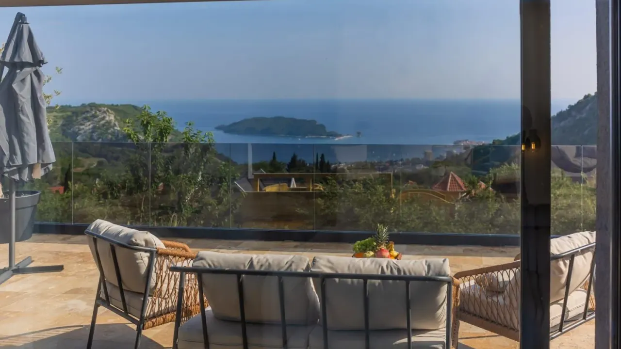 Prodaja, dvosoban stan, 100m², Markovići, Budva