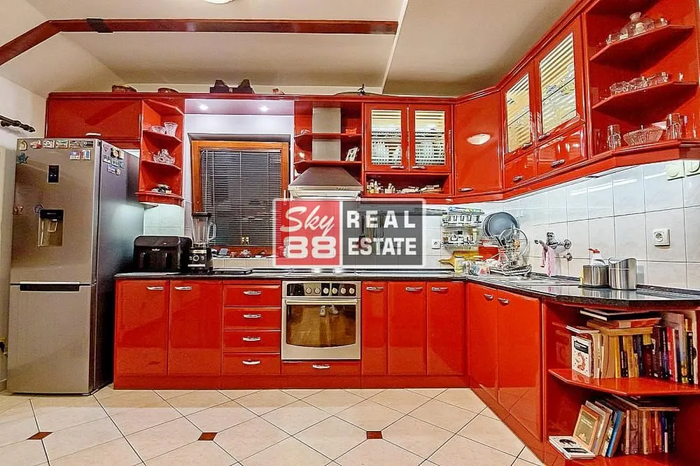 Sale, four bedroom apartment, 104m², Stari Grad, Beograd