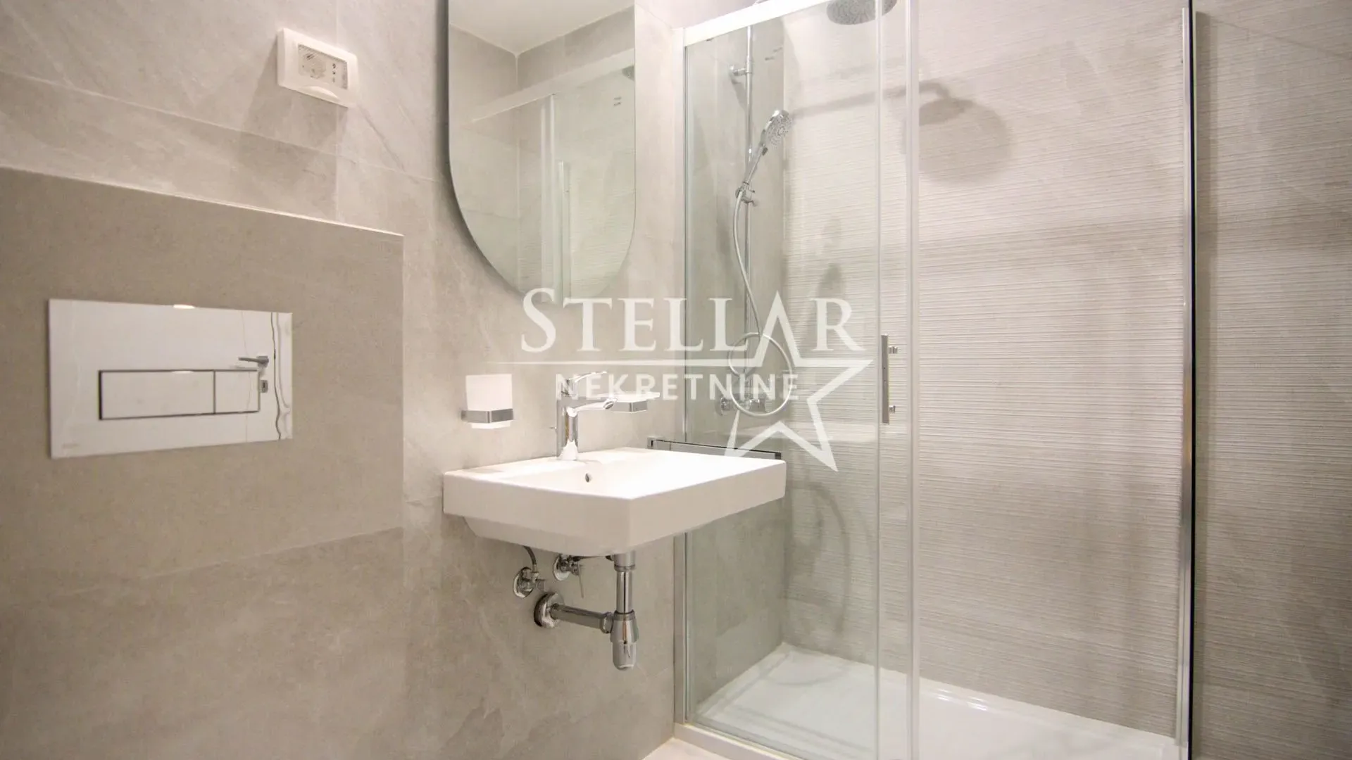 Rent, office space, 40m², Central Point, Podgorica
