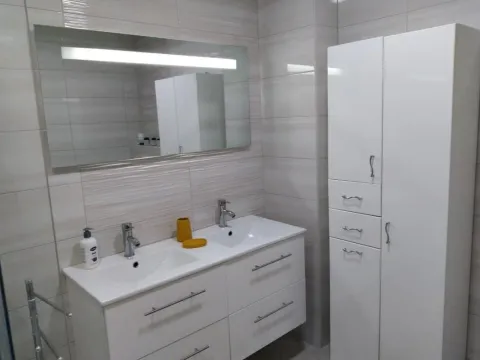 Prodaja, dvosoban stan, 78m², Šušanj, Bar - image 11