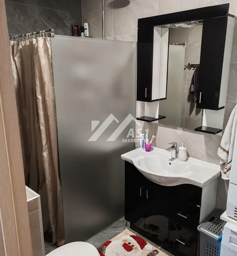 Prodaja, četvorosoban stan, 80m², Veternička rampa, Novi Sad Sve Podlokacije