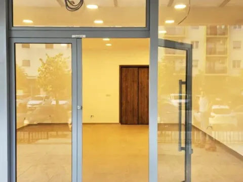 Poslovni prostor in Tuški Put