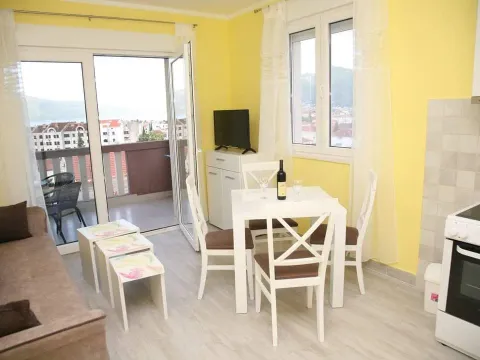 Izdavanje, jednosoban stan, 48m², Seljanovo, Tivat - image 4
