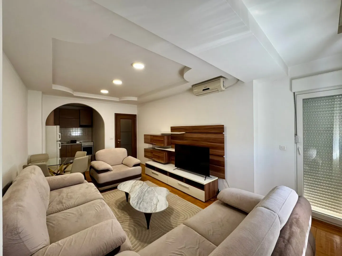 Izdavanje, jednosoban stan, 52m², City Kvart, Podgorica