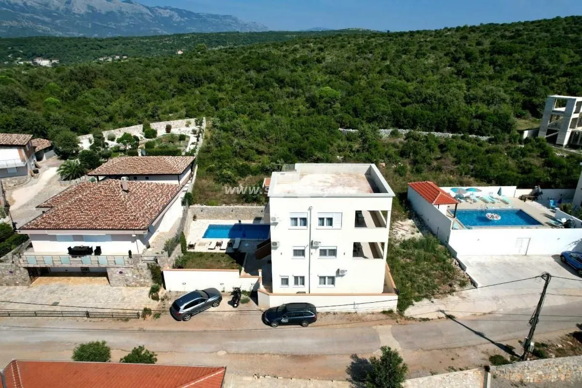 Rent, house, 300m², Krimovica, Kotor