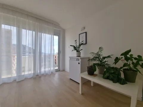 Rent, two bedroom apartment, 70m², Seoce, Budva - image 11