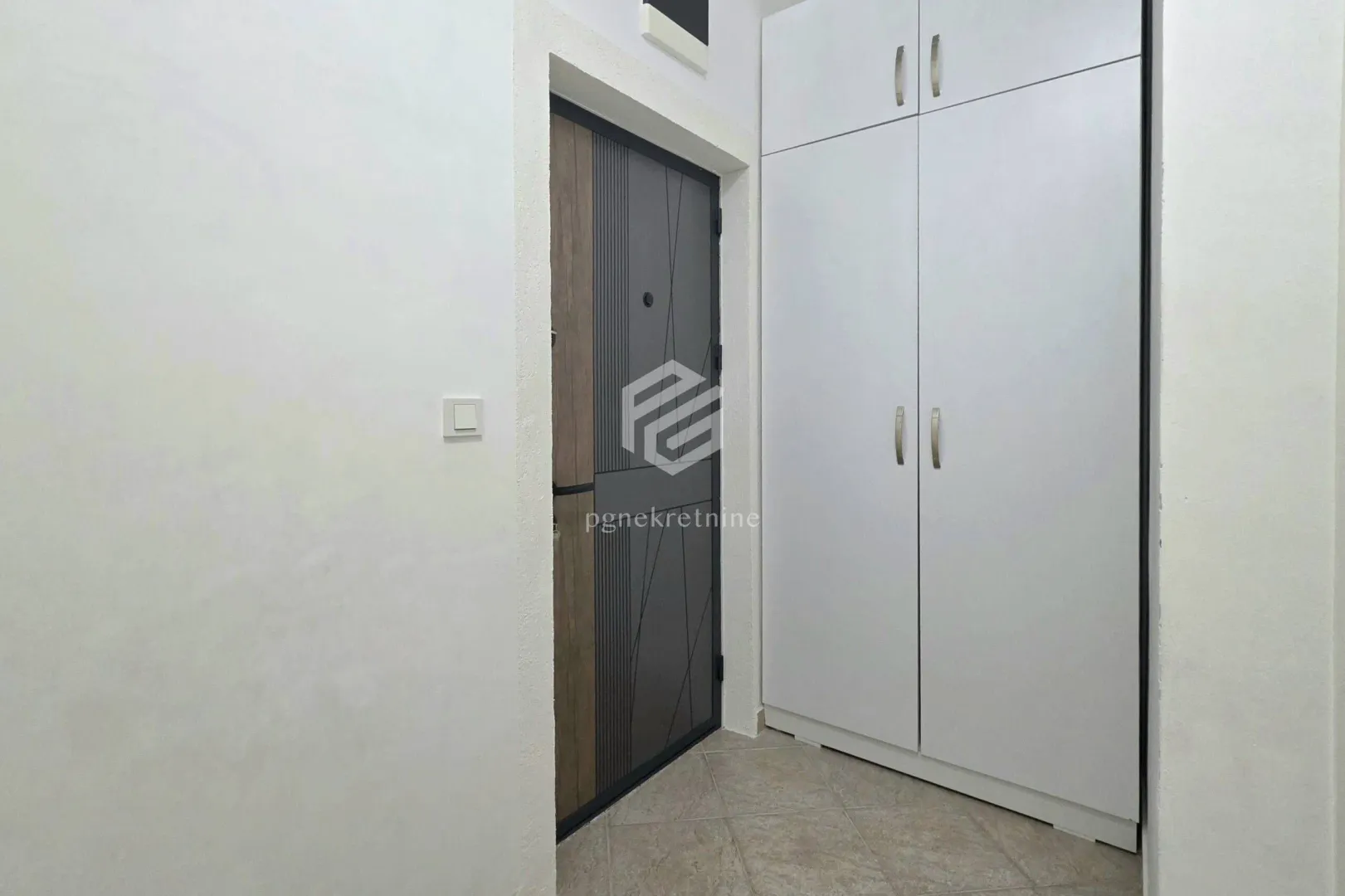 Rent, one bedroom apartment, 50m², Stari Aerodrom, Podgorica