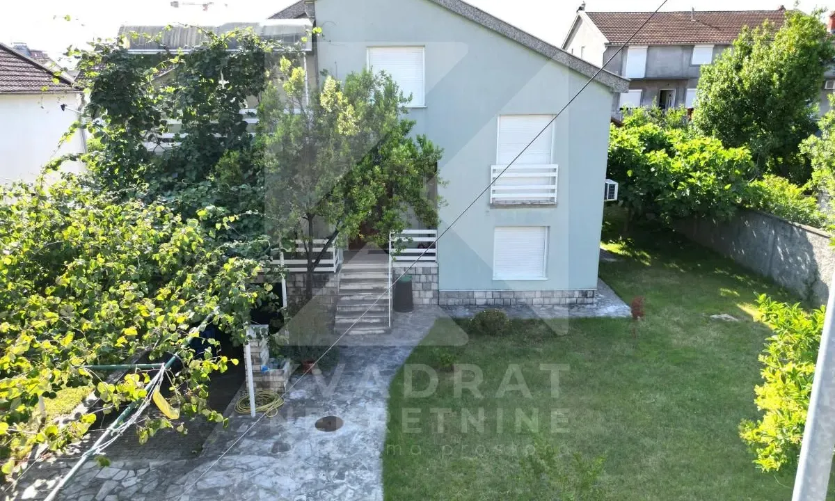 Rent, house, 250m², Stari Aerodrom, Podgorica
