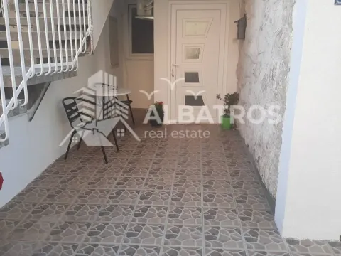 Izdavanje, jednosoban stan, 50m², Šušanj, Bar - image 11