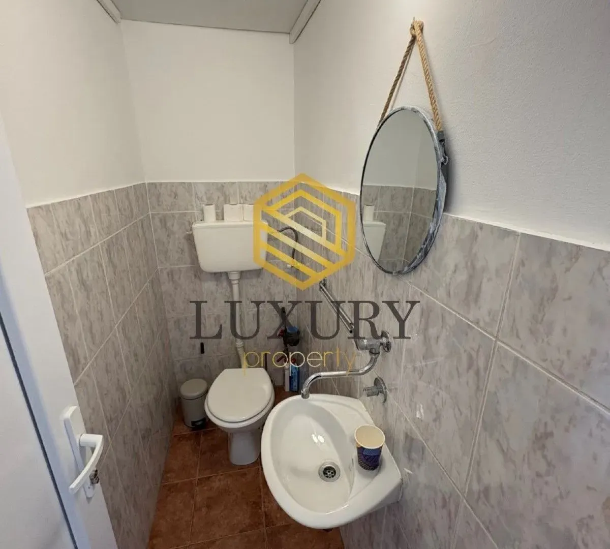 Rent, office space, 17m², Pejton, Podgorica