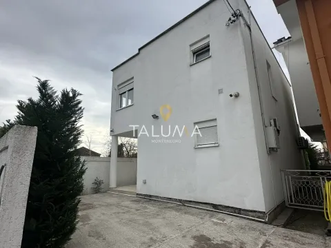 Izdavanje, kuća, 150m², Masline, Podgorica - image 1