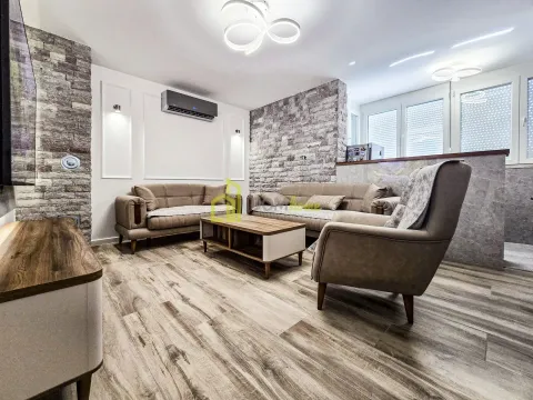 Prodaja, trosoban stan, 74m², Pobrežje, Podgorica - image 2