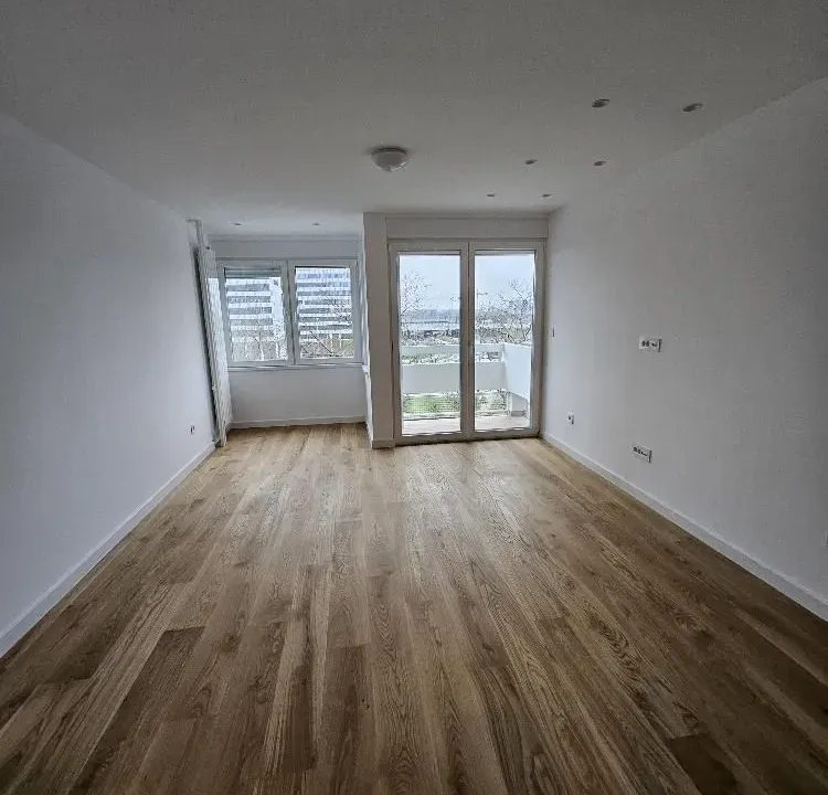 Izdavanje, poslovni prostor, 85m², Novi Beograd Blok 23, Novi Beograd Sve Podlokacije