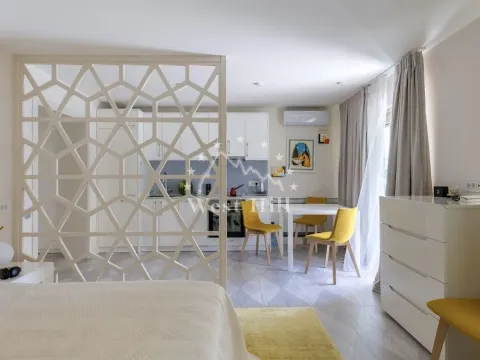 Sale, house, 423m², Lepetani, Tivat - image 14