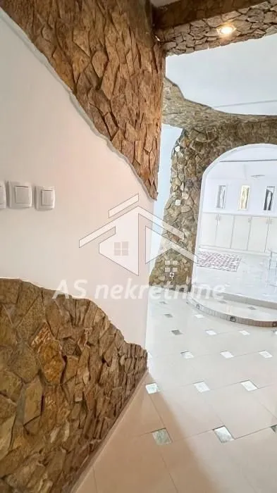 Izdavanje, trosoban stan, 160m², Novi Beograd Blok 61, Novi Beograd Sve Podlokacije