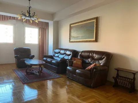 Izdavanje, trosoban stan, 110m², City Kvart, Podgorica - image 14