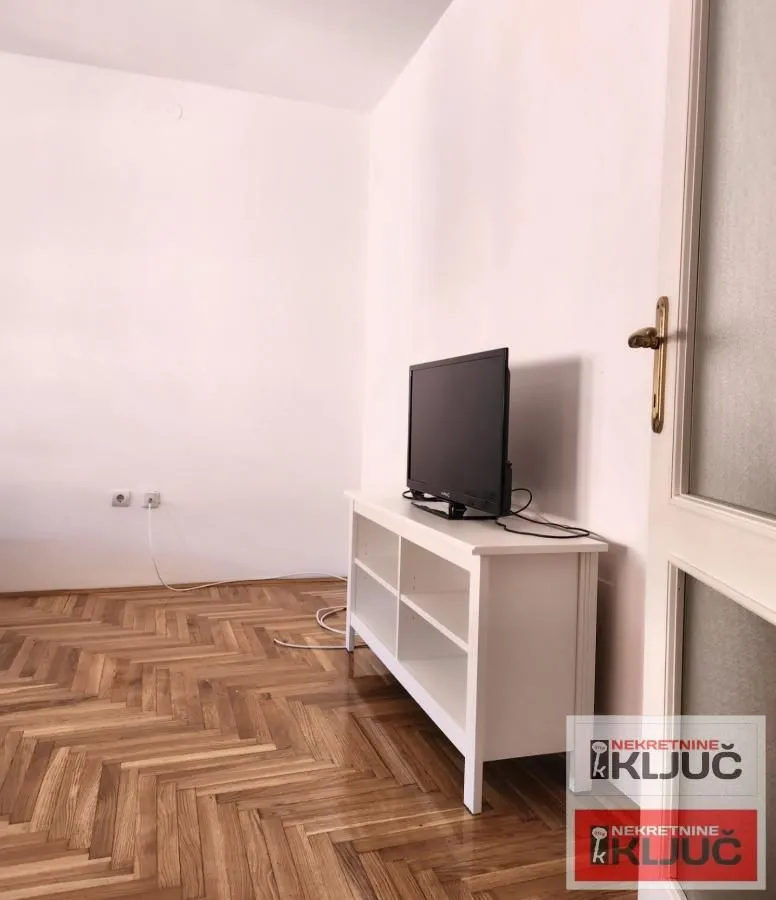 Izdavanje, jednosoban stan, 56m², Grbavica, Novi Sad Sve Podlokacije