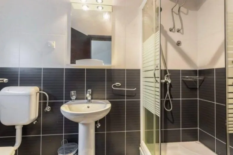 Sale, three bedroom apartment, 110m², Kotor, Crna Gora