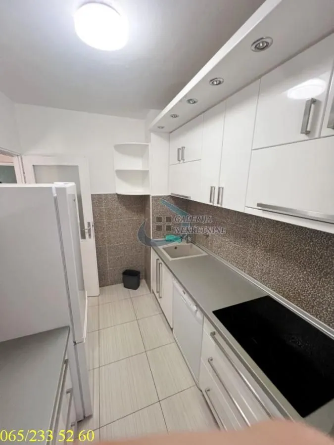 Sale, three bedroom apartment, 75m², Farmaceutski Fakultet, Voždovac Sve Podlokacije