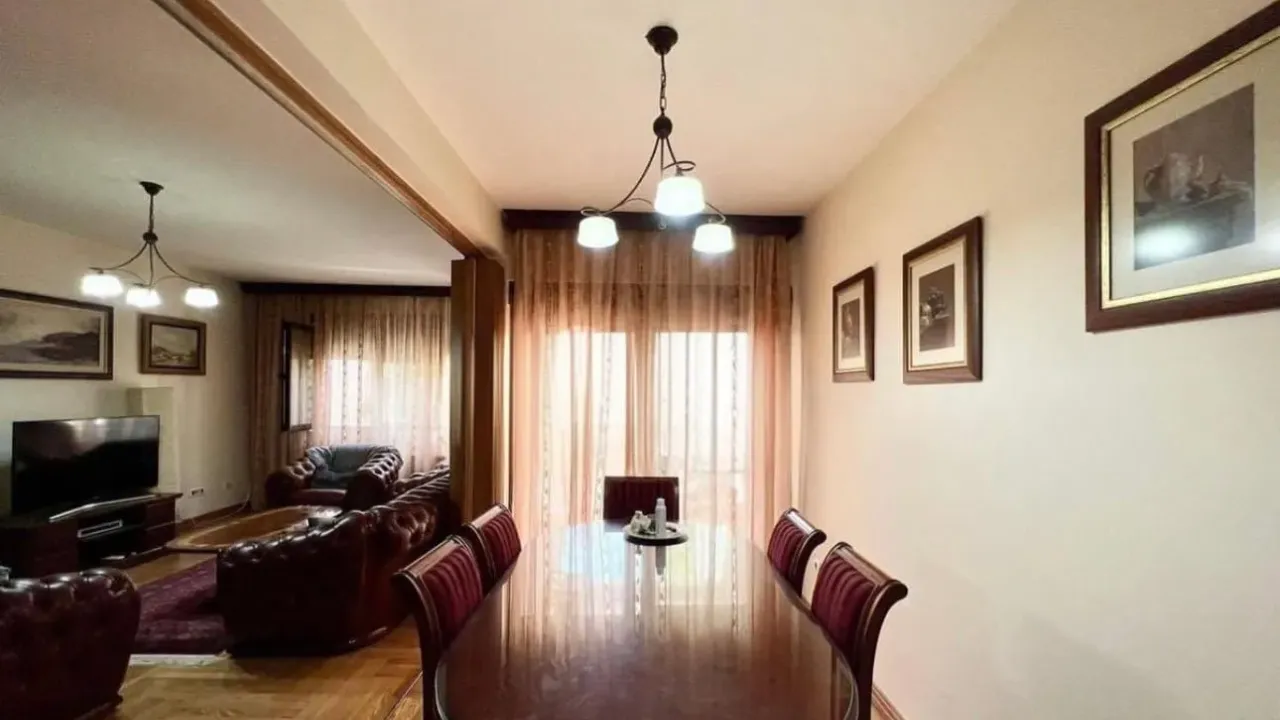 Sale, house, 200m², Gorica C, Podgorica