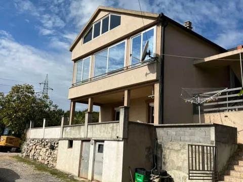 Izdavanje, trosoban stan, 140m², Vranići, Podgorica - image 2