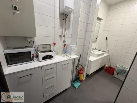 Izdavanje, poslovni prostor, 100m², Stari Grad, Beograd - image 8