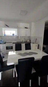 Izdavanje, trosoban stan, 55m², Zelenika, Herceg Novi - image 6
