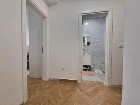 Rent, one bedroom apartment, 44m², Budva, Crna Gora - image 2