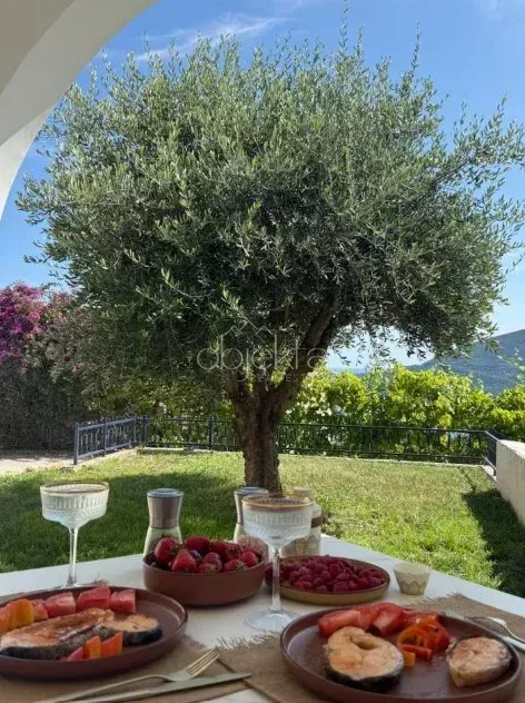 Prodaja, stan, 92m², Herceg Novi, Crna Gora