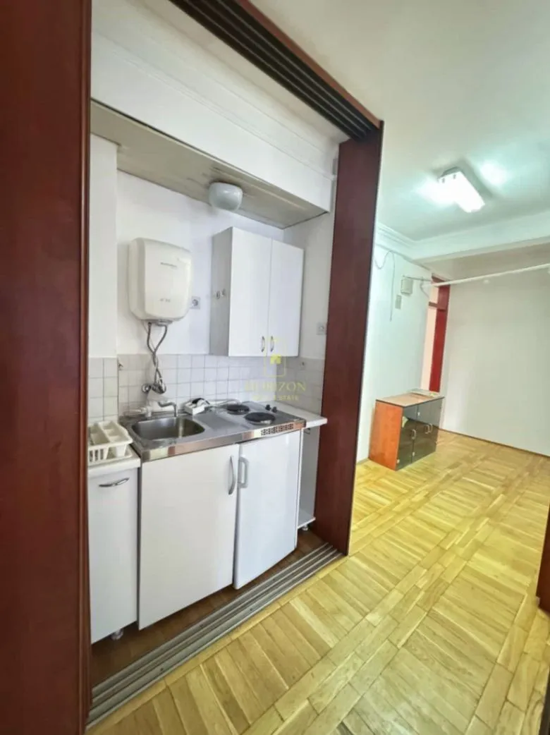 Izdavanje, poslovni prostor, 92m², Preko Morače, Podgorica