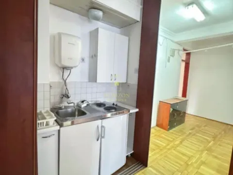 Izdavanje, poslovni prostor, 92m², Preko Morače, Podgorica - image 9