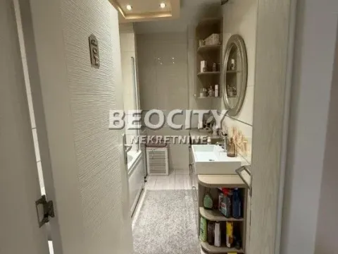 Izdavanje, trosoban stan, 90m², Centar, Novi Sad - image 6