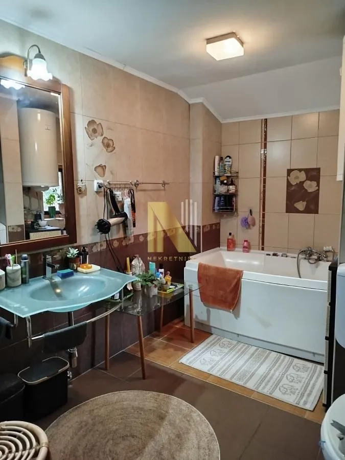 Sale, house, 322m², Ledinci, Petrovaradin