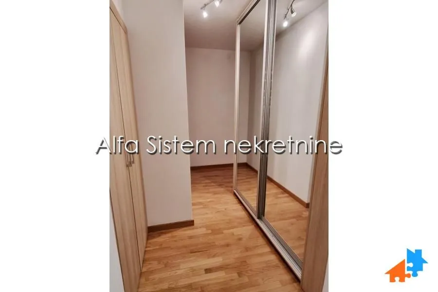 Izdavanje, trosoban stan, 97m², Vračar Sve Podlokacije, Beograd