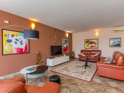 Prodaja, kuća, 400m², Bečići, Budva - image 22