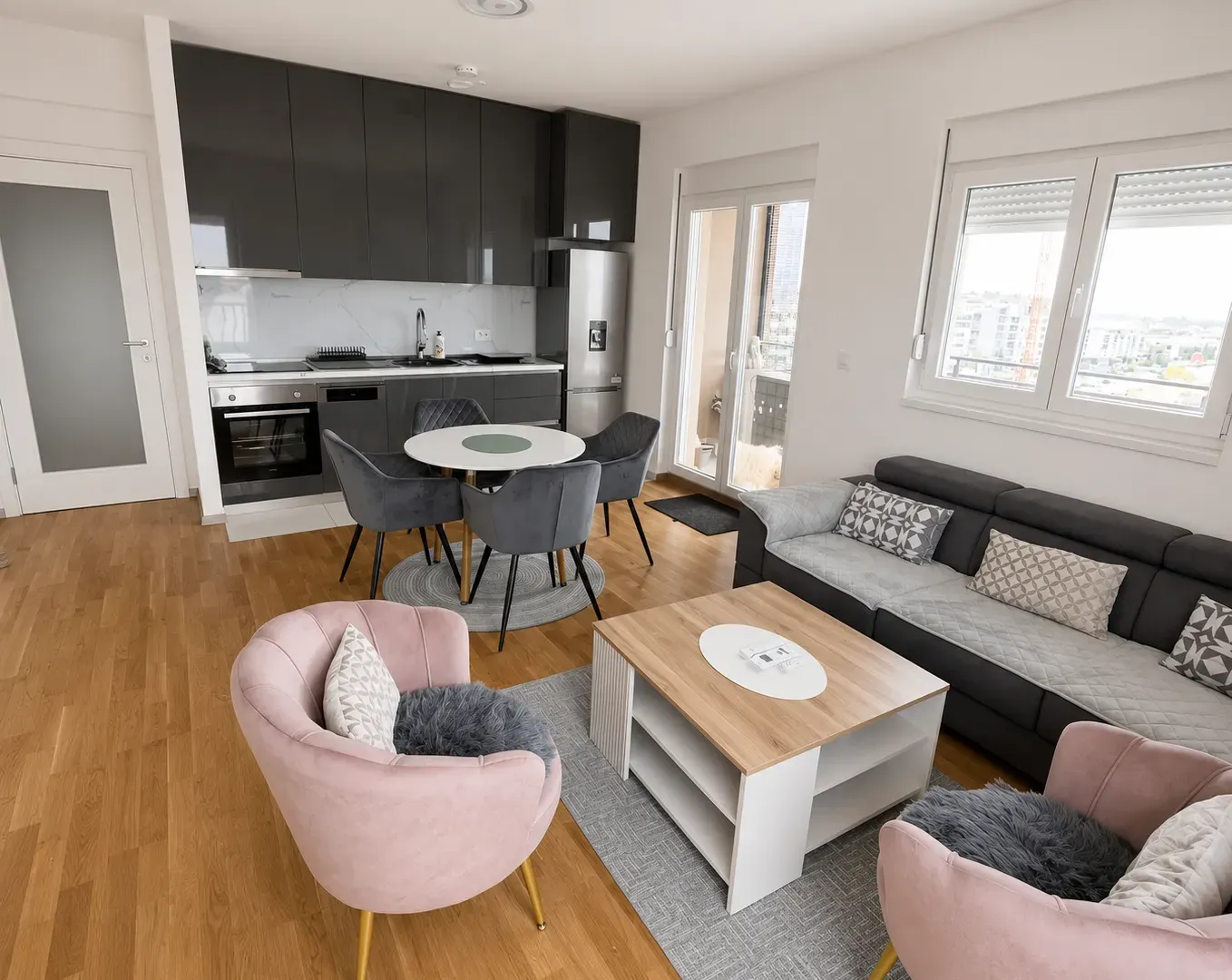 Izdavanje, dvosoban stan, 65m², Stari Aerodrom, Podgorica
