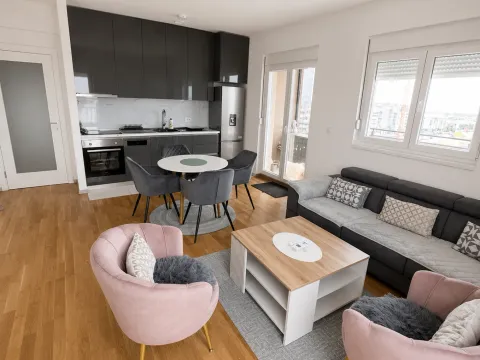 Izdavanje, dvosoban stan, 65m², Stari Aerodrom, Podgorica - image 2